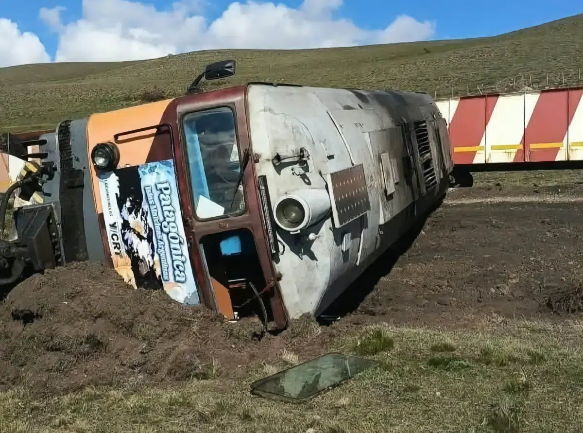 La locomotora de YCRT que descarrilo -