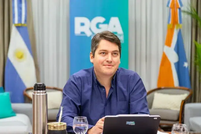 El intendente de Río Grande Martín Pérez - El intendente de Río Grande Martín Pérez -