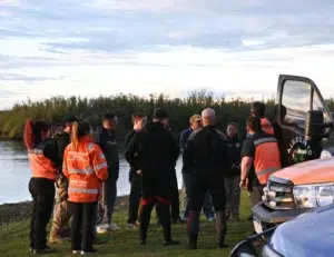 Buscan en Palermo Aike a dos niños arrastrados por el río Buscan en Palermo Aike a dos niños arrastrados por el río