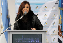 La Presidenta de la Nación Cristina Kirchner en Caleta Olivia - Foto: OPI Santa Cruz/Francisco Muñoz