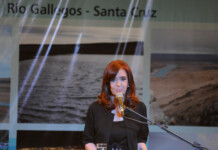 CFK: “A mi no me interesa qué empresa haga la obra, me interesa que se haga” La Presidenta de la Nación en su discurso este mediodía en Río Gallegos - Foto: OPI Santa Cruz/Francisco Muñoz