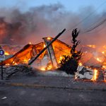 El edificio de planeamiento del gobierno de Santa Cruz totalmente en llamas - Foto: OPI Santa Cruz/Francisco Muñoz