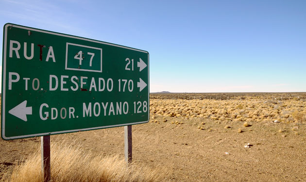 El ingreso hacia la ruta provincial Nº 47 camino a Puerto Deseado – Foto: OPI Santa Cruz/Francisco Muñoz El ingreso hacia la ruta provincial Nº 47 camino a Puerto Deseado – Foto: OPI Santa Cruz/Francisco Muñoz